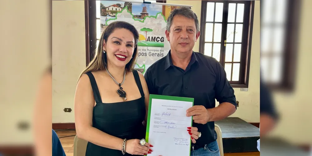 Atual presidente Dayane Sovinski ao lado do presidente da nova chapa Gerson Nunes