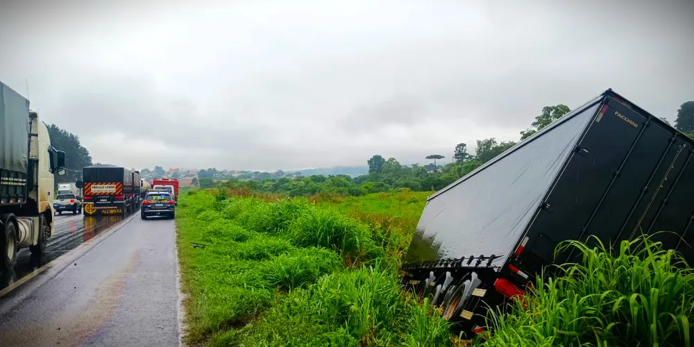 Situação aconteceu no sentido Norte da avenida Presidente Kennedy