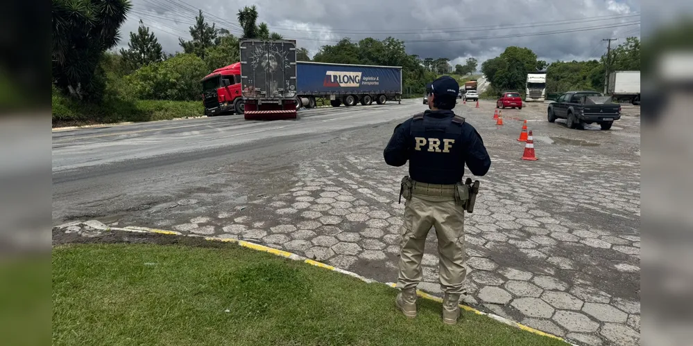 Equipe da Polícia Rodoviária Federal foi acionada para a ocorrência