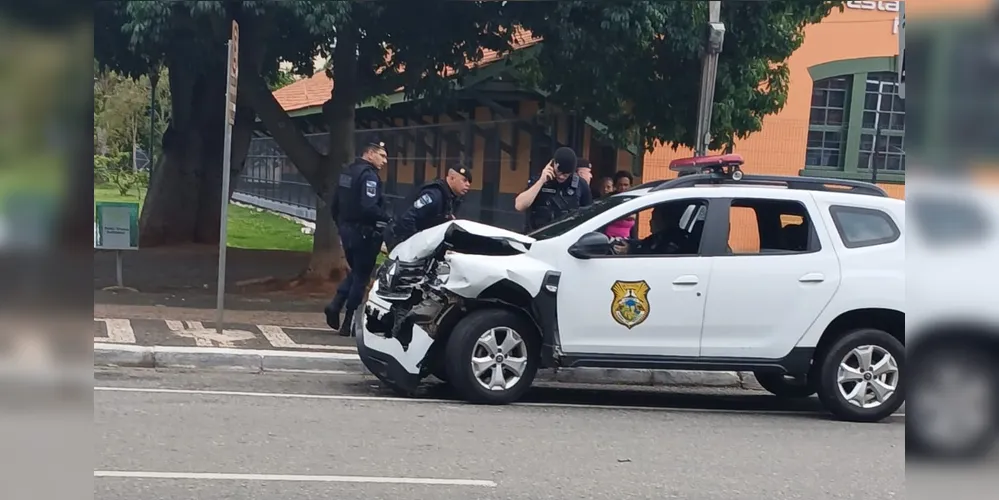 Não houve vítimas graves na ocorrência, com o acidente resultando em apenas danos materiais