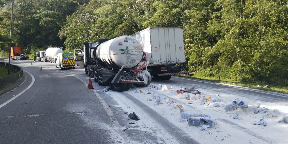Acidente ocorreu na manhã desta quarta-feira (10)