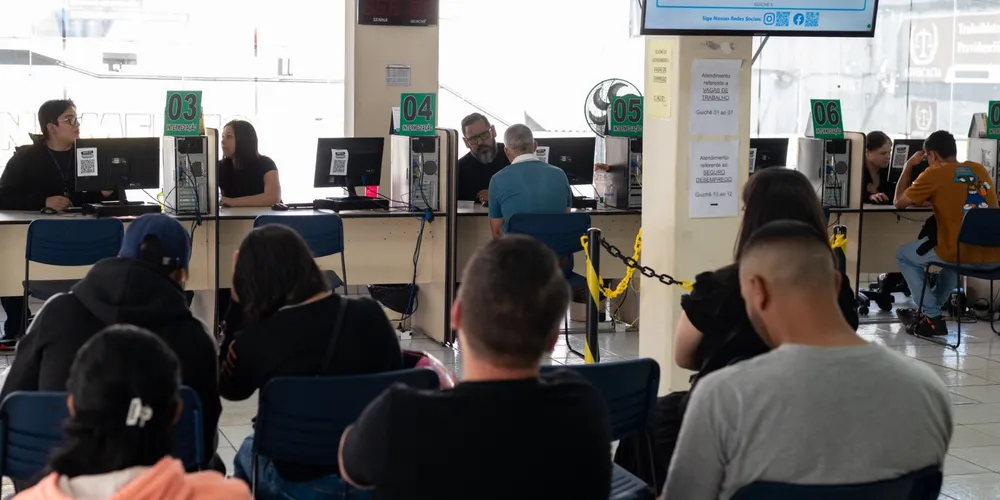 Em outubro, Ponta Grossa atingiu o maior número de pessoas com carteira assinada de sua história: 110.539