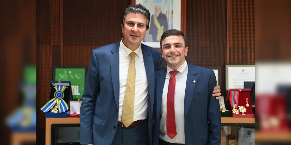 Camilo Santana, ministro da Educação, ao lado de Aliel Machado, no anúncio da IFPR em Ponta Grossa