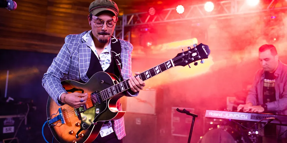 Alisson Camargo abre a noite do Sexta as Seis na Concha Acústica