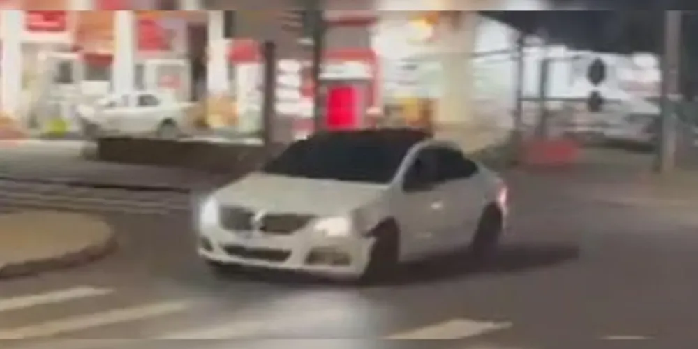 Carro era conduzido pelo suspeito durante perseguição em Cascavel (PR)