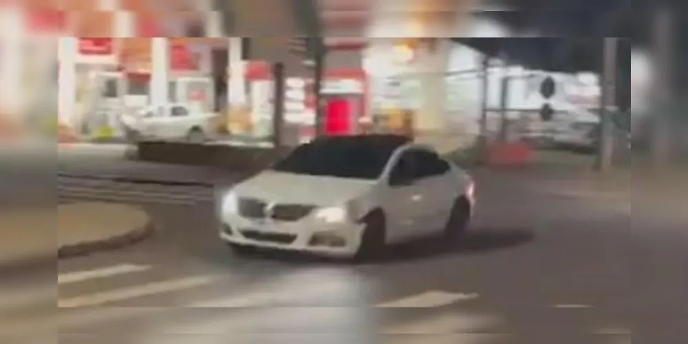 Carro era conduzido pelo suspeito durante perseguição em Cascavel (PR)