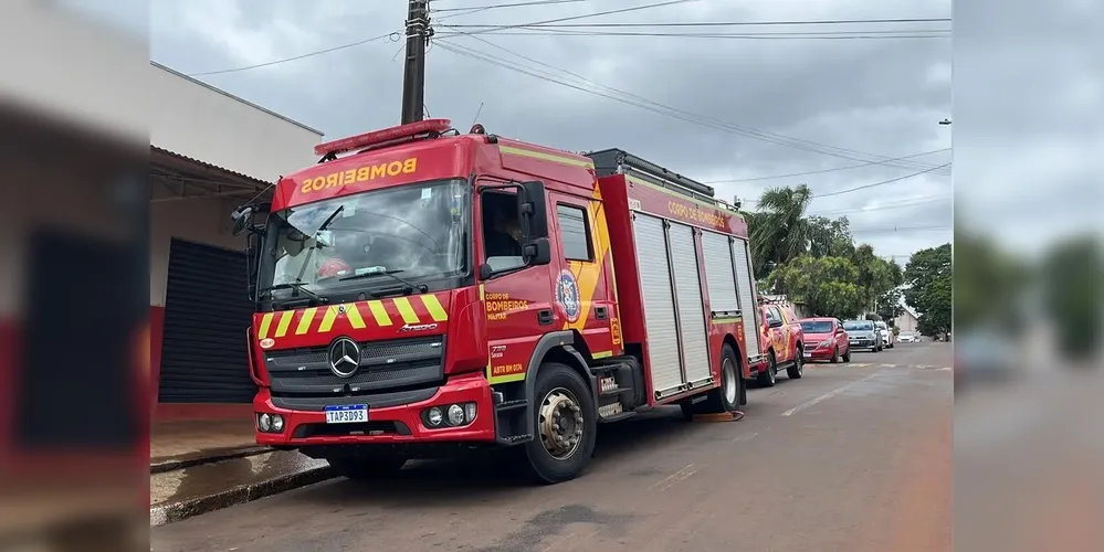 As escavações estão sendo feitas pelo Corpo de Bombeiros