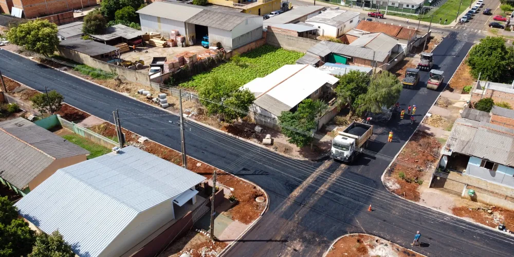 As ruas da Vila Borato em processo de pavimentação e urbanização