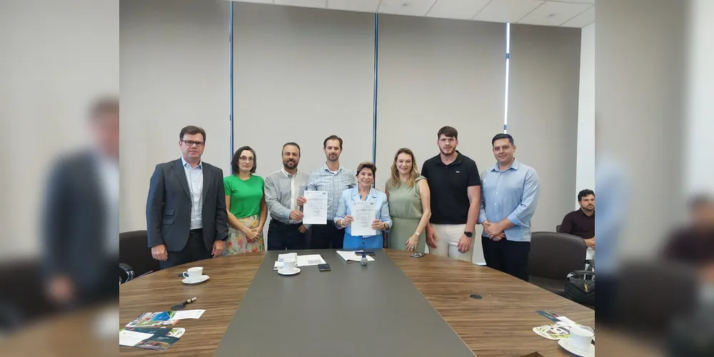 A assinatura aconteceu com membros da Acipg, APC e Poder Executivo