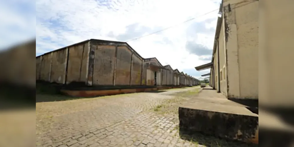 Barracões serão reformados e ampliados após concessão