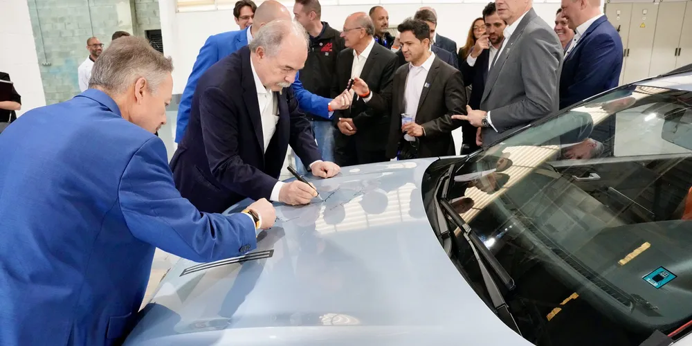 A cerimônia de assinatura do financiamento foi realizada nesta sexta-feira (31) na fábrica Anchieta, em São Bernardo do Campo (SP)