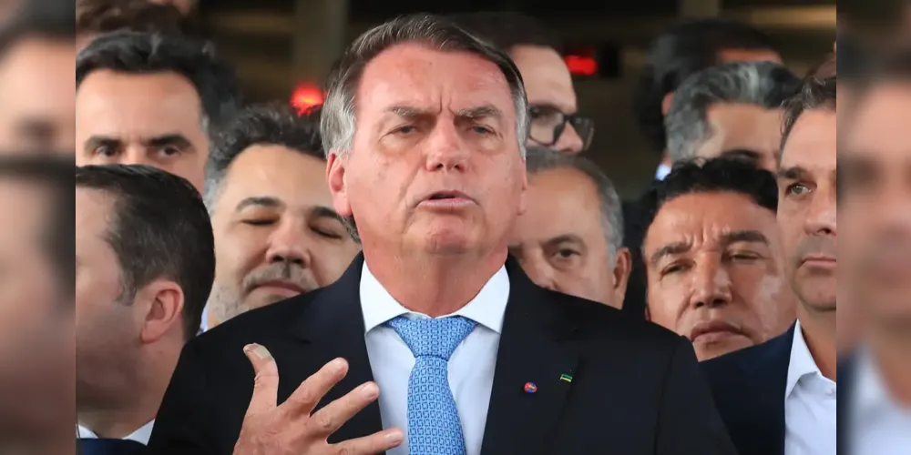 Ex-presidente Jair Bolsonaro passou por nova cirurgia nesta segunda-feira (29)