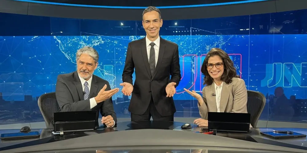 William Bonner deixa a apresentação para César Tralli, que comandará a atração junto com Renata Vasconcellos