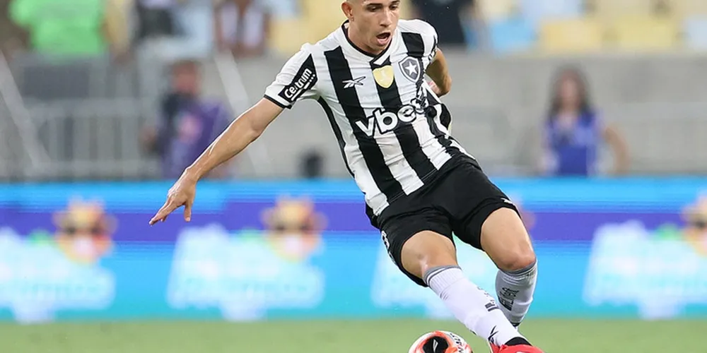 O atleta, peça chave do Botafogo, entrou em campo em 48 partidas pelo Glorioso ao longo de 2025