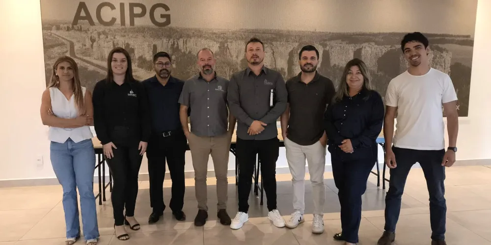 Os membros da Câmara das Imobiliárias de Ponta Grossa