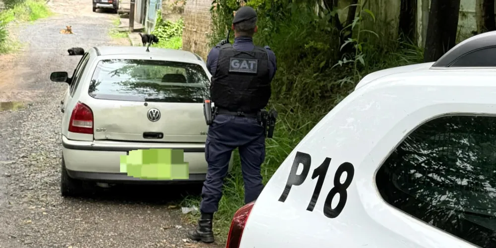 O carro estava abandonado na região do Centro