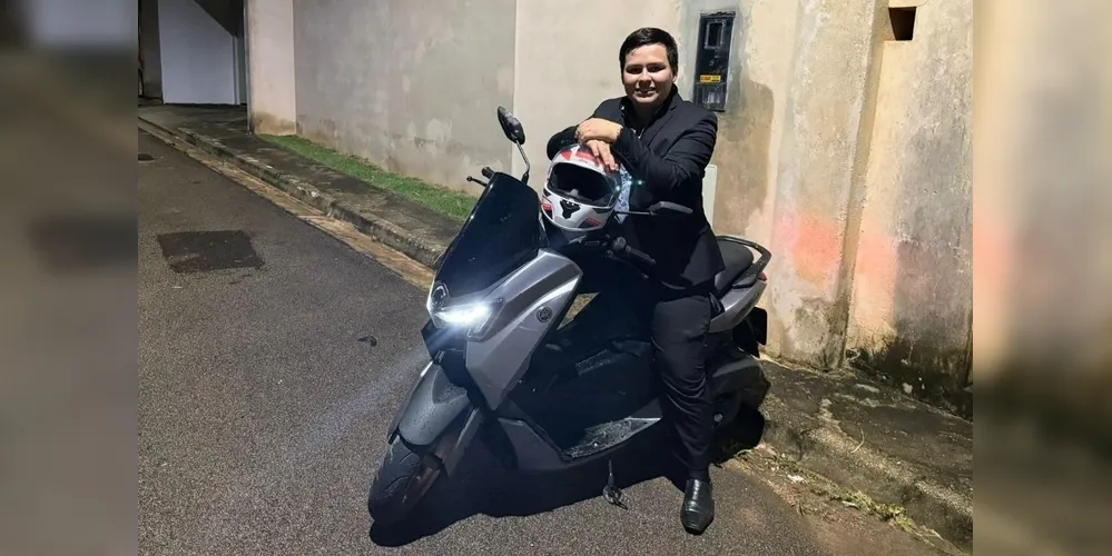 Richard de Campos Silvério, de 18 anos é o primeiro brasileiro aprovado na prova teórica do novo modelo da Carteira Nacional de Habilitação (CNH)