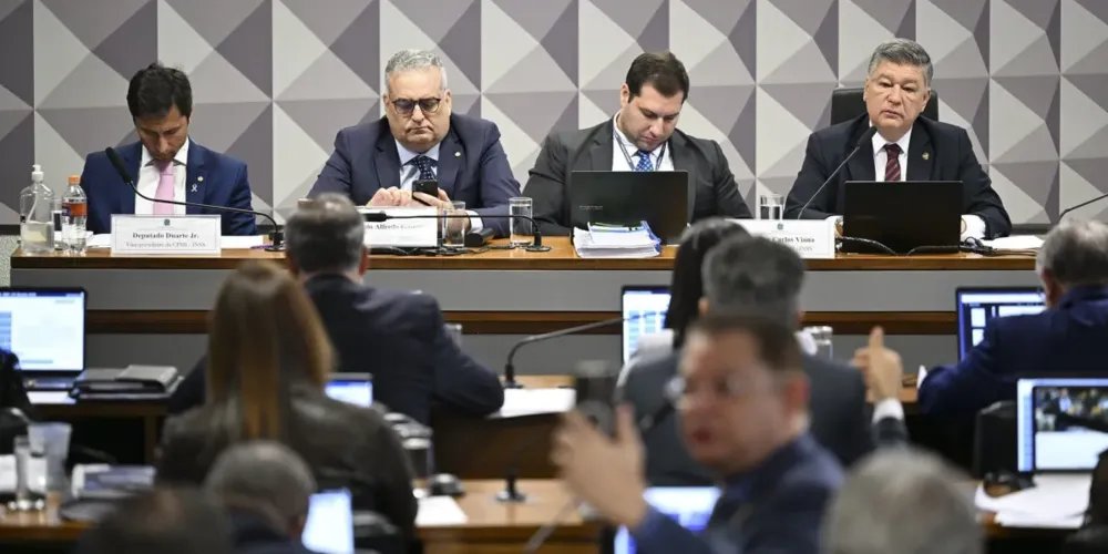 Da lista de pessoas, duas já foram presas a pedido da PF (Polícia Federal)