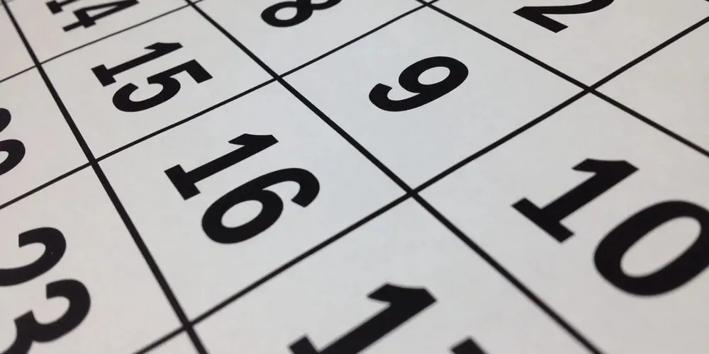 Calendário marca a data de feriados em novembro