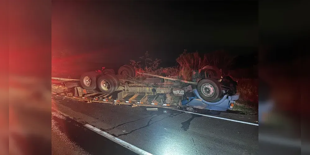 Caminhão era conduzido por jovem de 29 anos