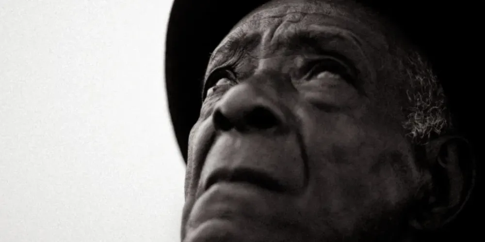 Programação abre com o documentário Menino 23 – Infâncias Perdidas no Brasil