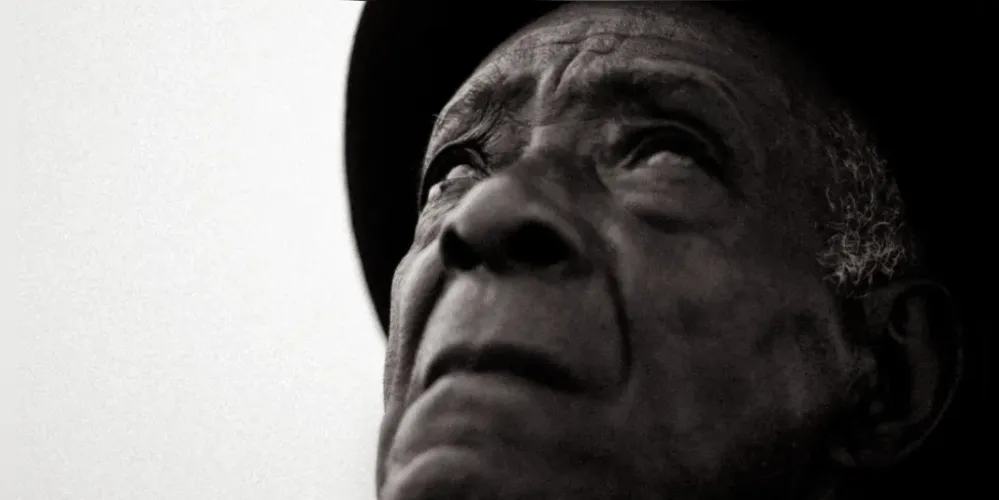 Programação abre com o documentário Menino 23 – Infâncias Perdidas no Brasil