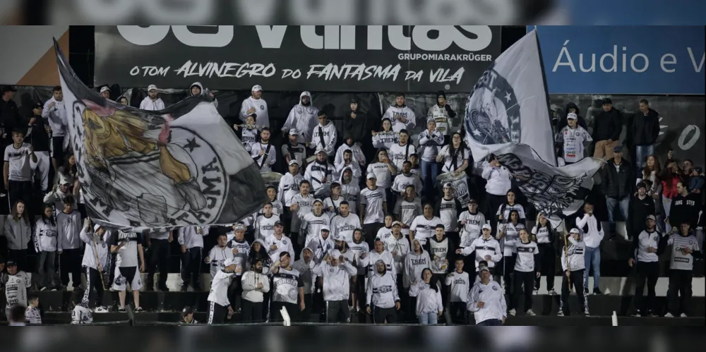Torcida Trem Fantasma presente no estádio Germano Krüger