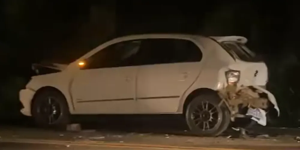 Acidente na noite desse sábado envolveu três veículos