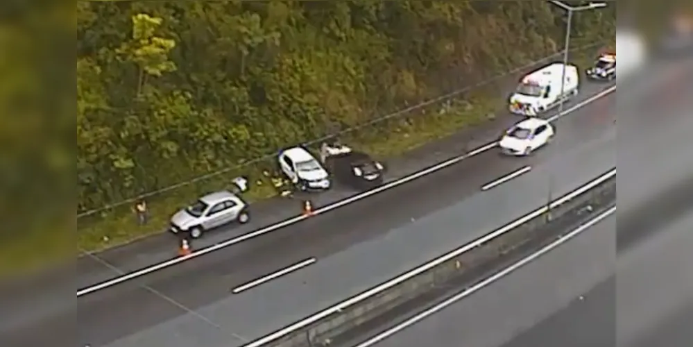 O motorista do carro, um homem de 37 anos, não se feriu