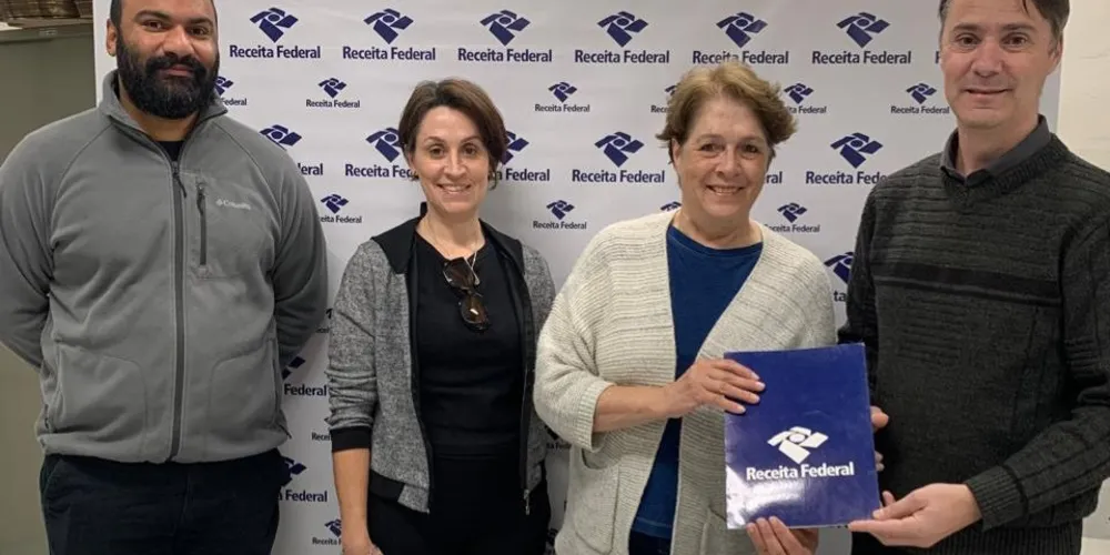 As organizadoras do bazar receberam a mercadoria pela Receita Federal