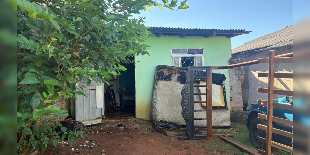 Fachada do imóvel atingido por fogo