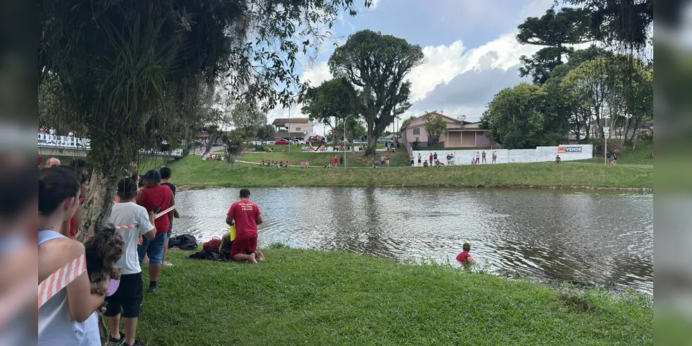 Bombeiros tentam localizar corpo em Castro