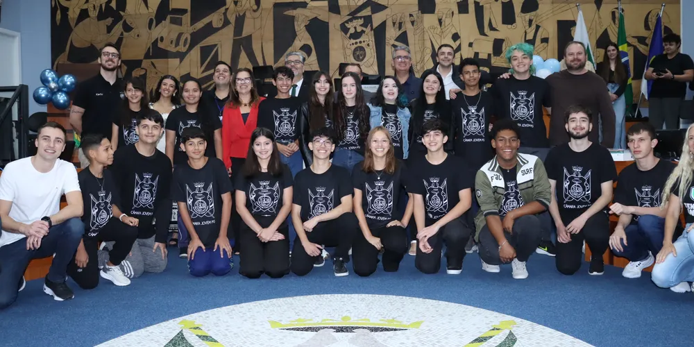 O evento contou com a presença de parlamentares do Legislativo, familiares dos vereadores jovens, além de diversas autoridades locais