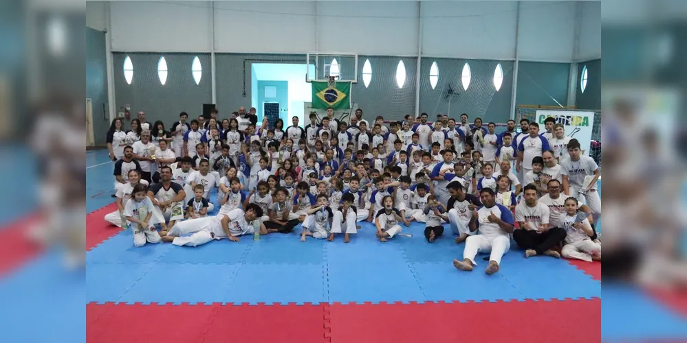 Registro do Circuito Municipal de Capoeira, realizado no Ginásio Jamal
