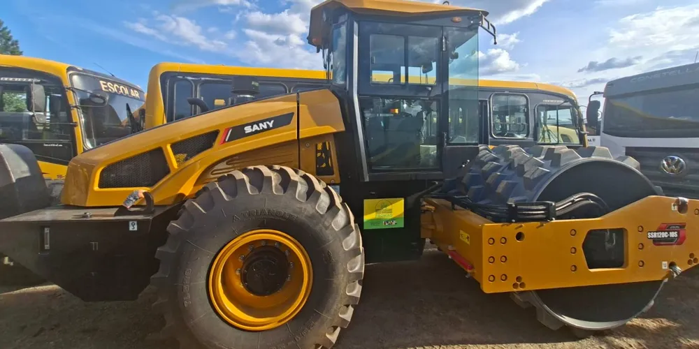 Rolo compressor, equipamento avaliado em R$ 550 mil