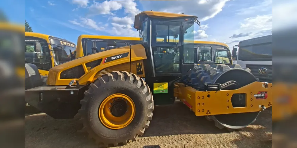 Rolo compressor, equipamento avaliado em R$ 550 mil