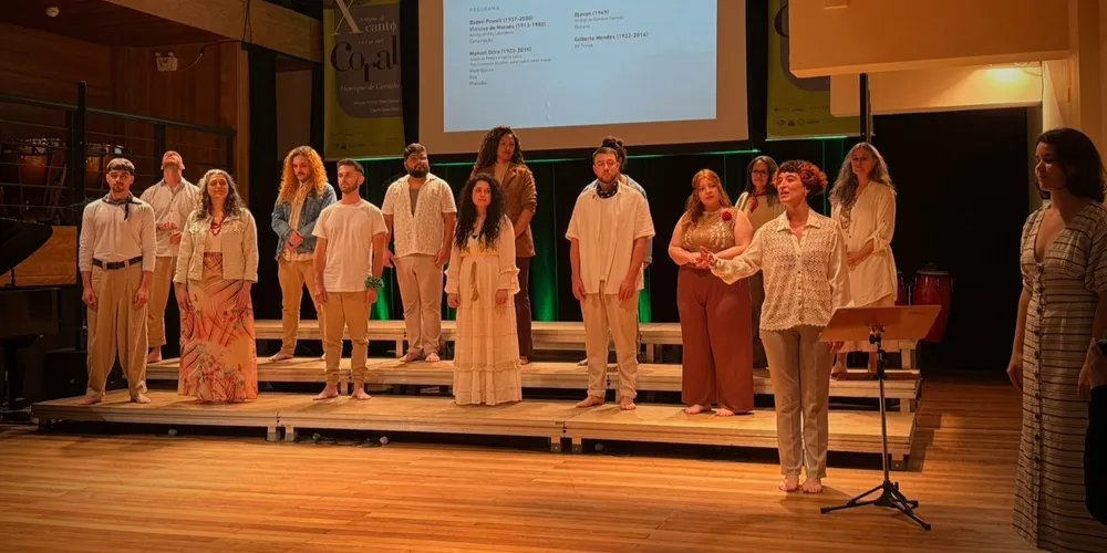 Coral durante apresentação