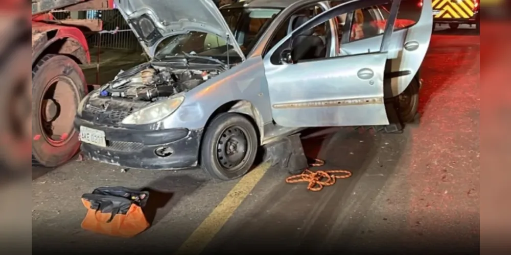 O motorista do carro teria se evadido do local