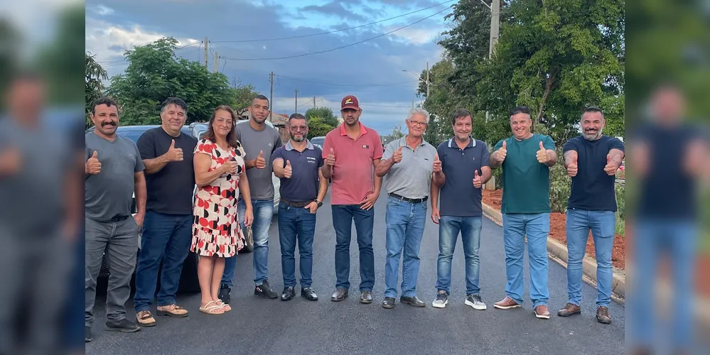 Prefeito, vice-prefeito e vereadores estiveram acompanhando o início das obras