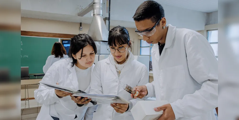 Educação profissional escolas estaduais reabrem matrículas para cursos técnicos no Paraná