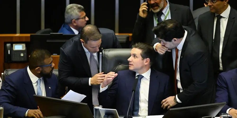 Foram 370 votos a favor contra 110 e 3 abstenções