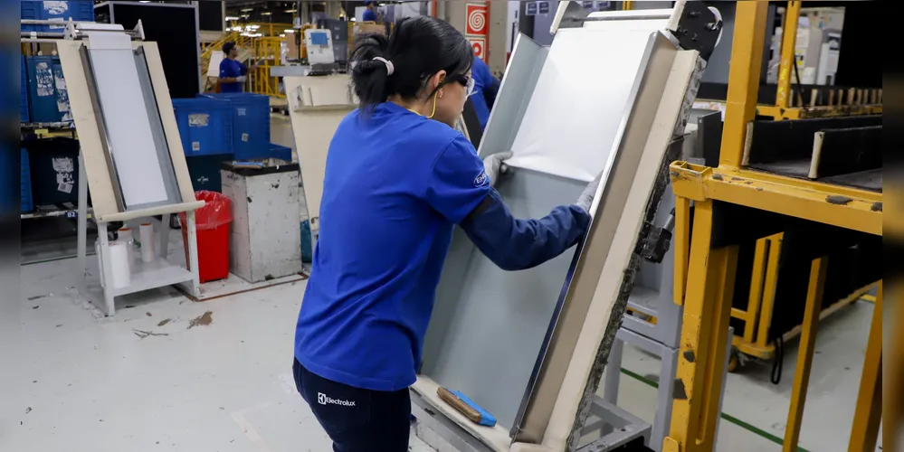 Paraná começa dezembro com recorde de 27,1 mil vagas nas Agências do Trabalhador