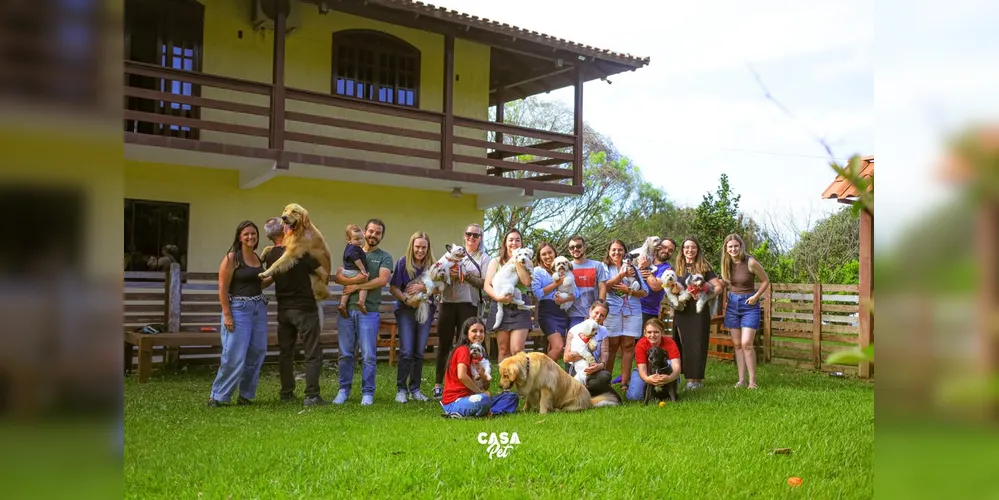 A Casa Pet é um espaço que funciona como hotel e creche para cães, com proposta de hospedagem familiar