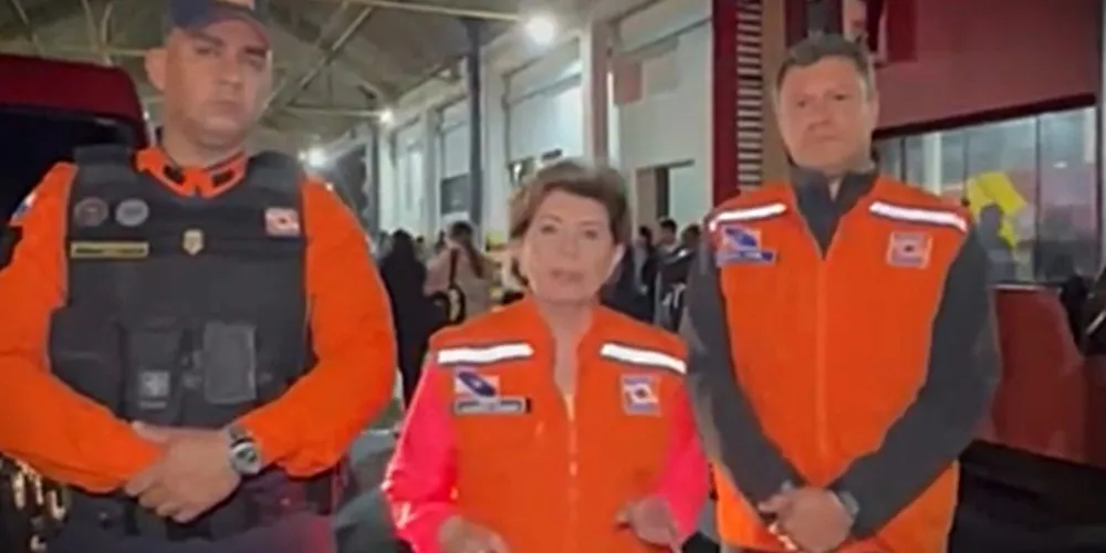 Chefe da Defesa Civil, Elinton Krambeck, prefeita Elizabeth e o secretário de Segurança Pública, Guilherme Rangel