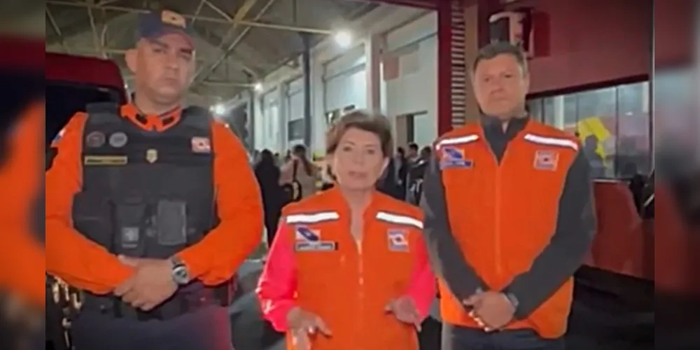 Chefe da Defesa Civil, Elinton Krambeck, prefeita Elizabeth e o secretário de Segurança Pública, Guilherme Rangel