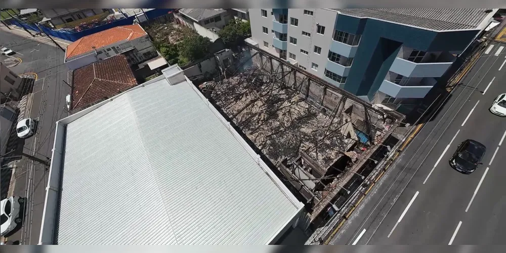 Imóvel ficou completamente destruído