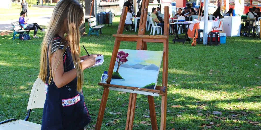 A programação do FLAC reúne apresentações artísticas, oficinas criativas e exposições, além do “Flaquinho”, voltado ao público infantil