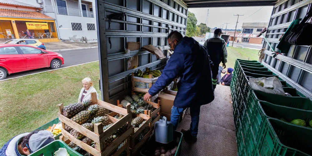 População pode trocar recicláveis por frutas e verduras no Feira Verde