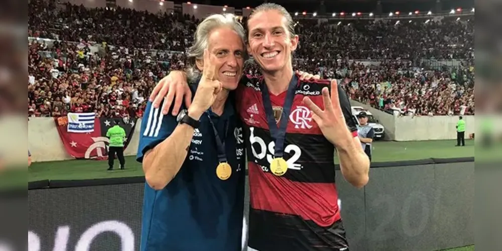Jorge Jesus e Filipe Luís como técnico e jogador do Flamengo, respectivamente, em 2019