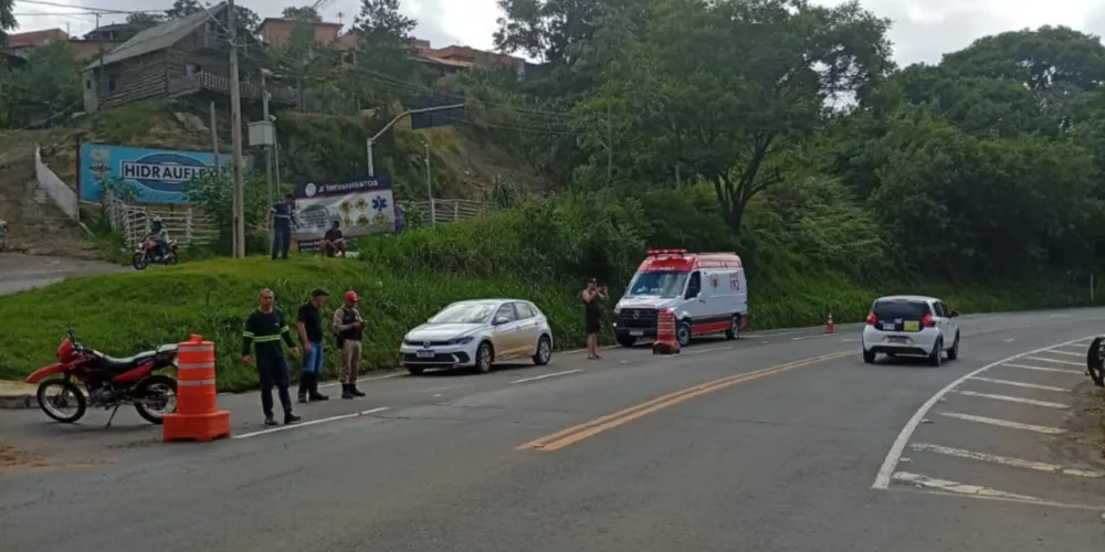 Motorista não se feriu e o motociclista foi encaminhado à unidade hospitalar